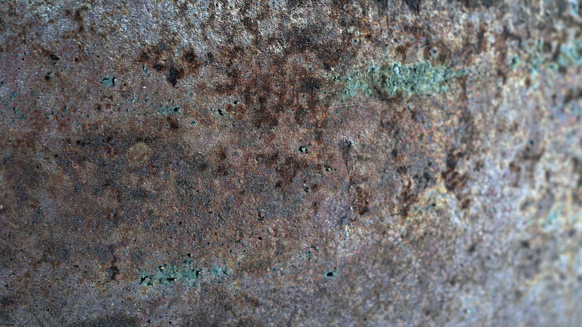 Rakugefäß mit ausgewogener weiblicher Form, samtige Oberfläche,rostähnlicher Charakter